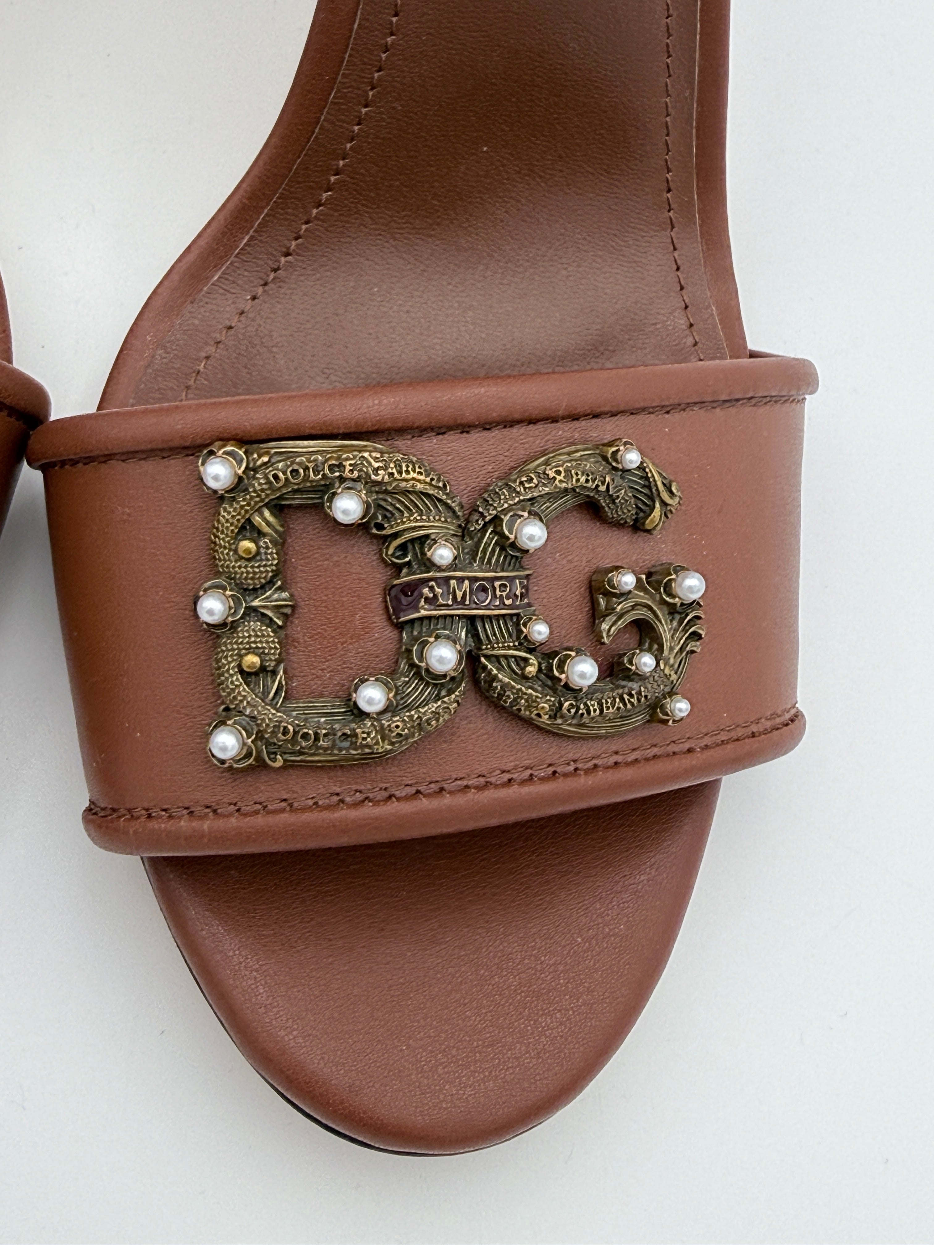 Dolce Gabbana Brown Sandal size 41 new full set