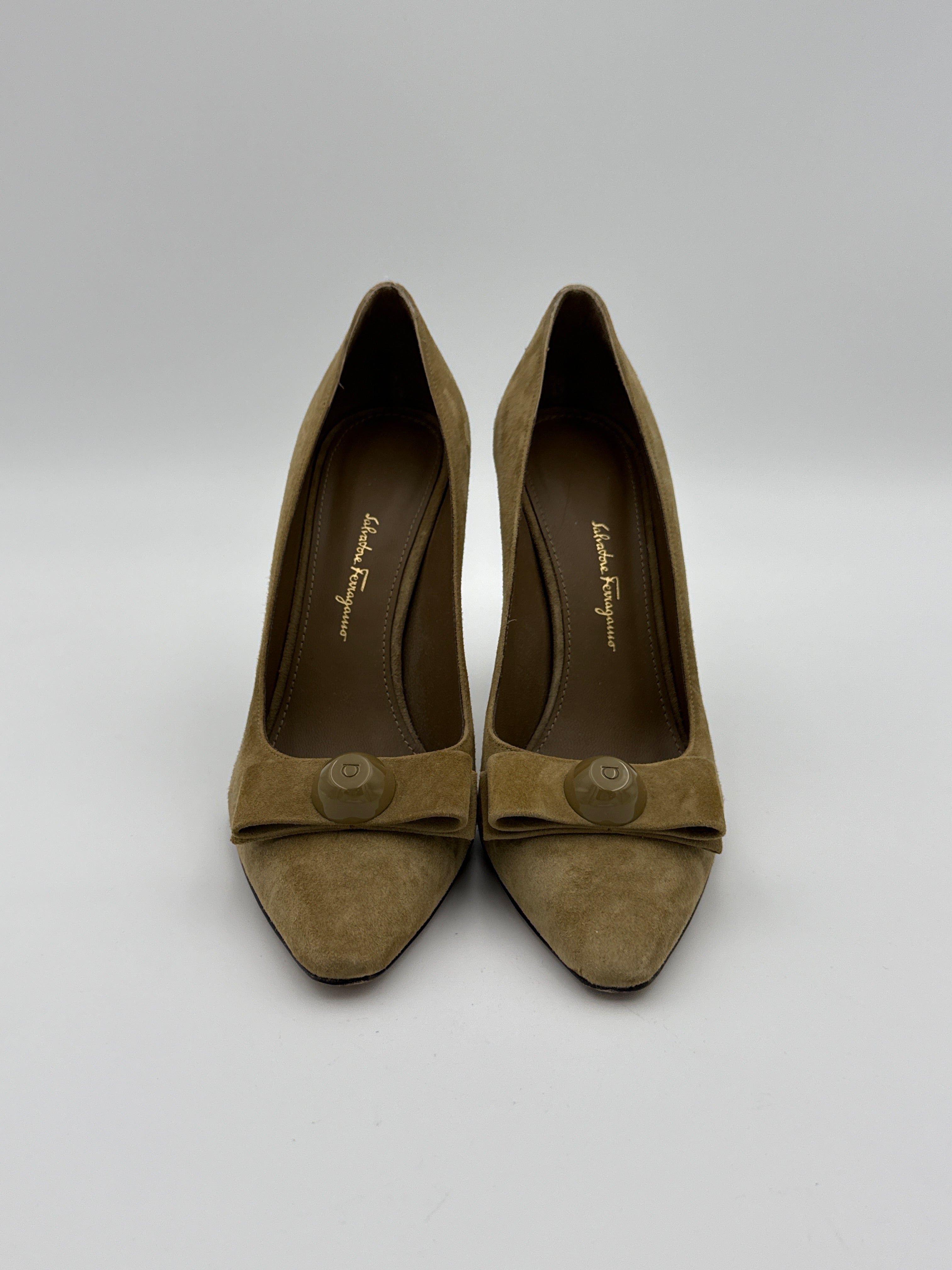 Ferragamo Olive suede pump