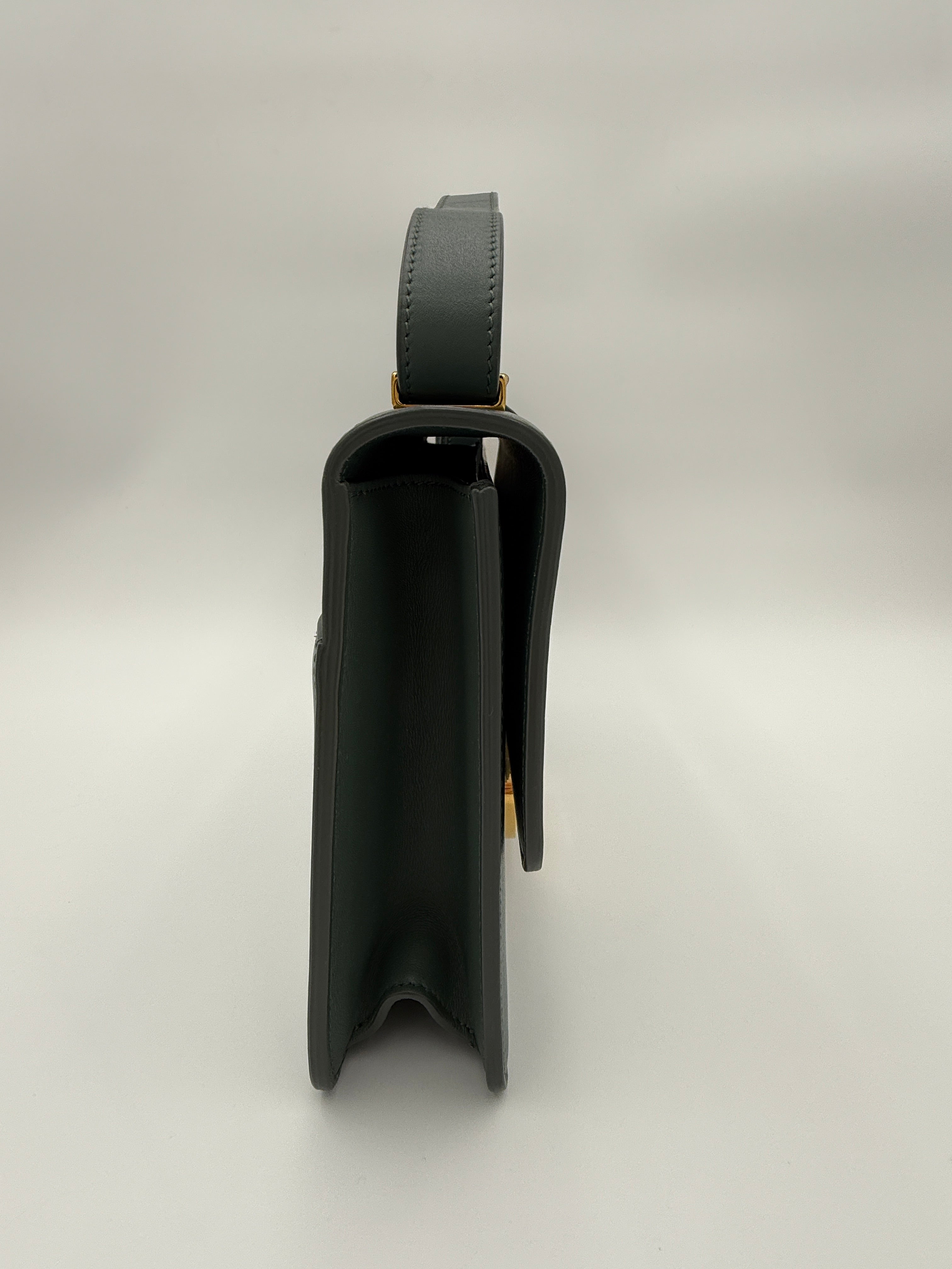 Dior 30 Montaigne green