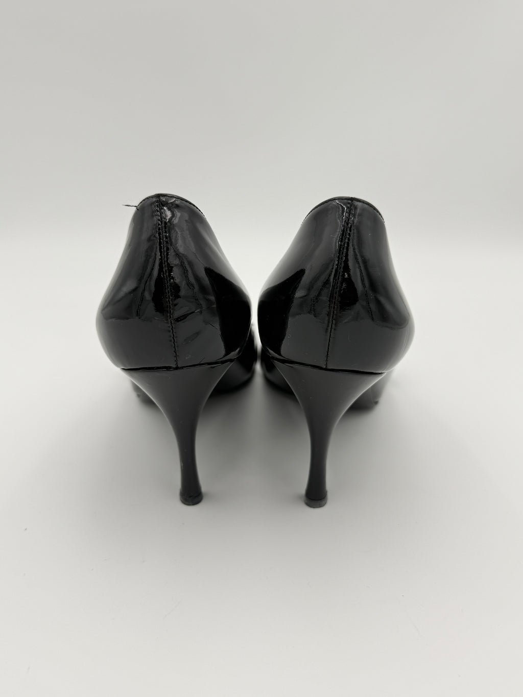 Gucci pointed patent scarpin