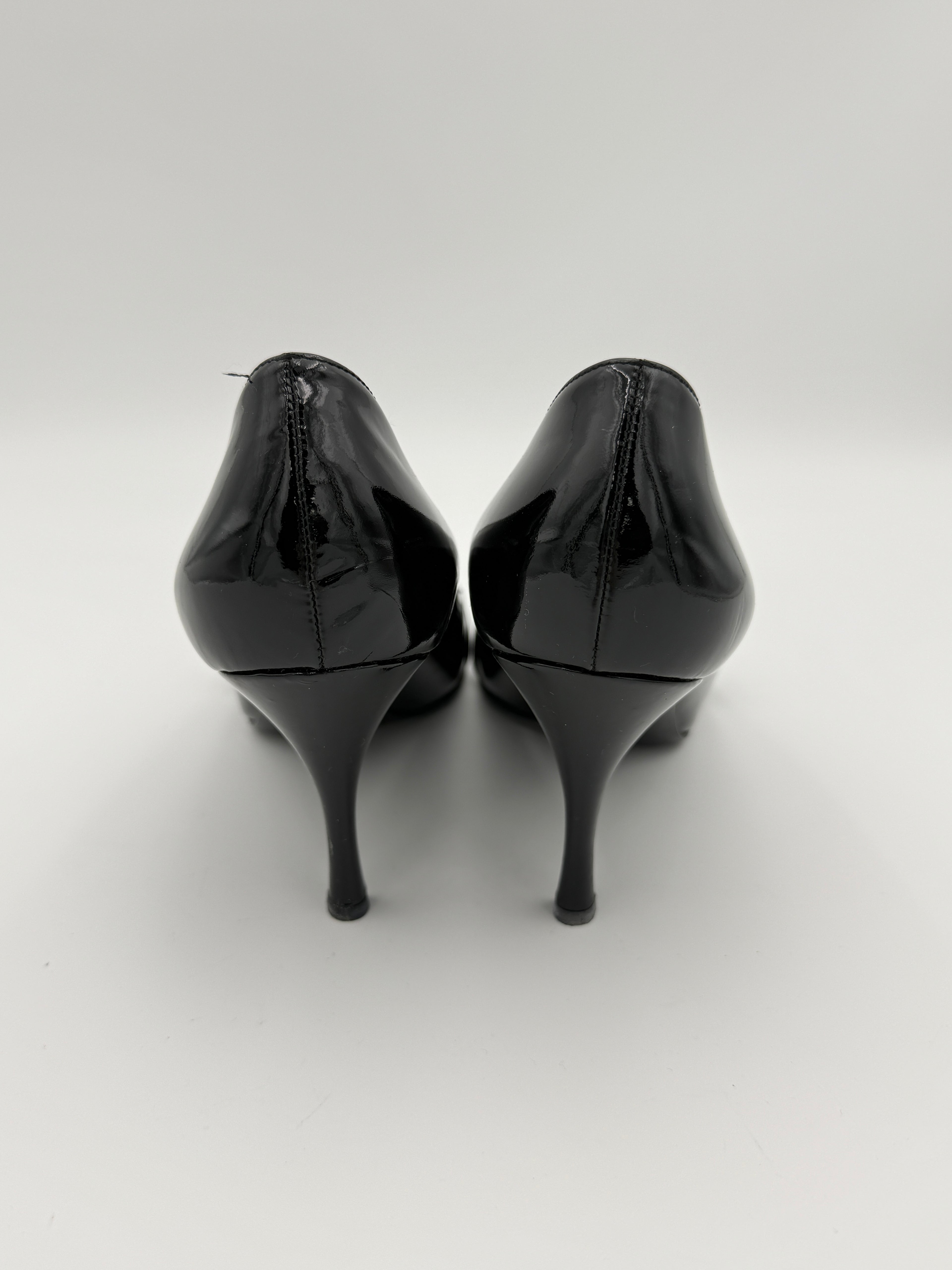 Gucci pointed patent scarpin
