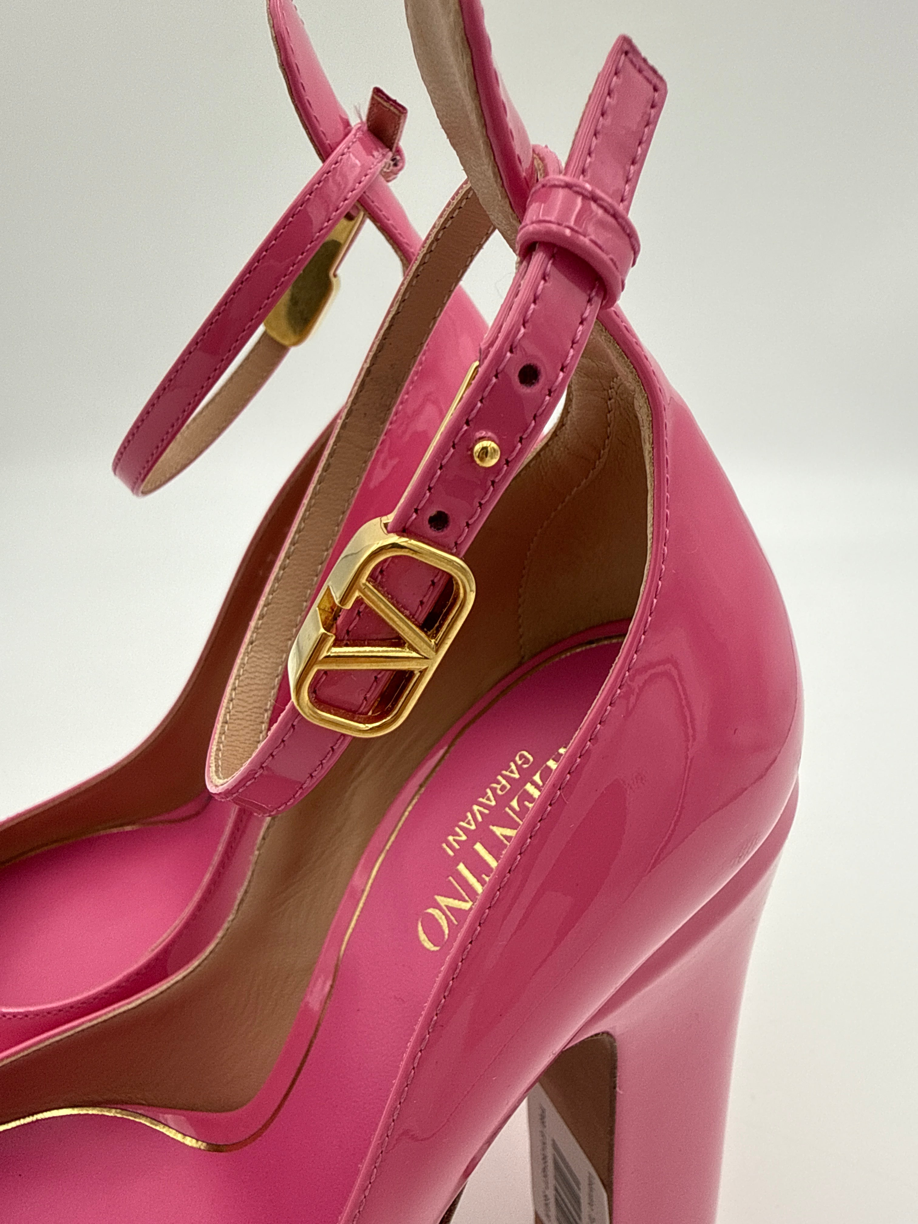 Valentino Tan-go Pink Patent Heel New Size 36.
