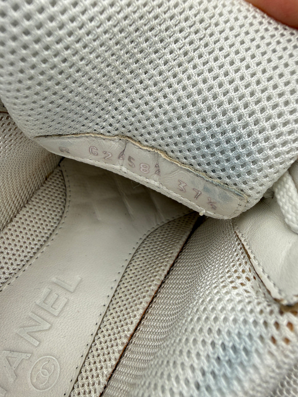 Chanel Withe Sneaker Size 37,5