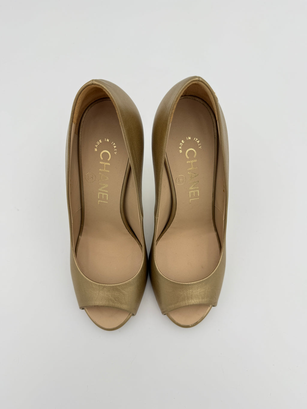 Chanel gold leather Pearl heel pump size 35