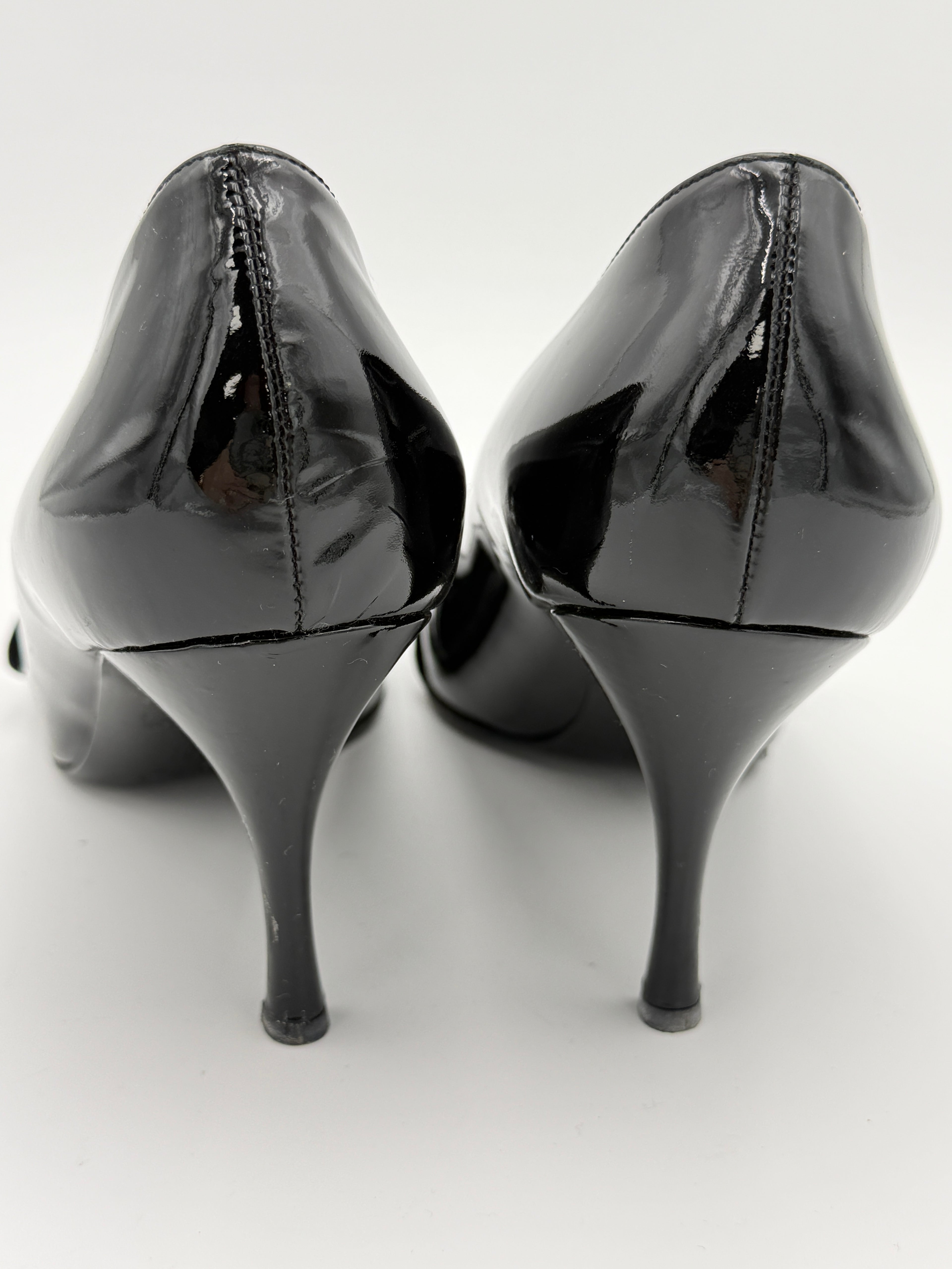 Gucci pointed patent scarpin
