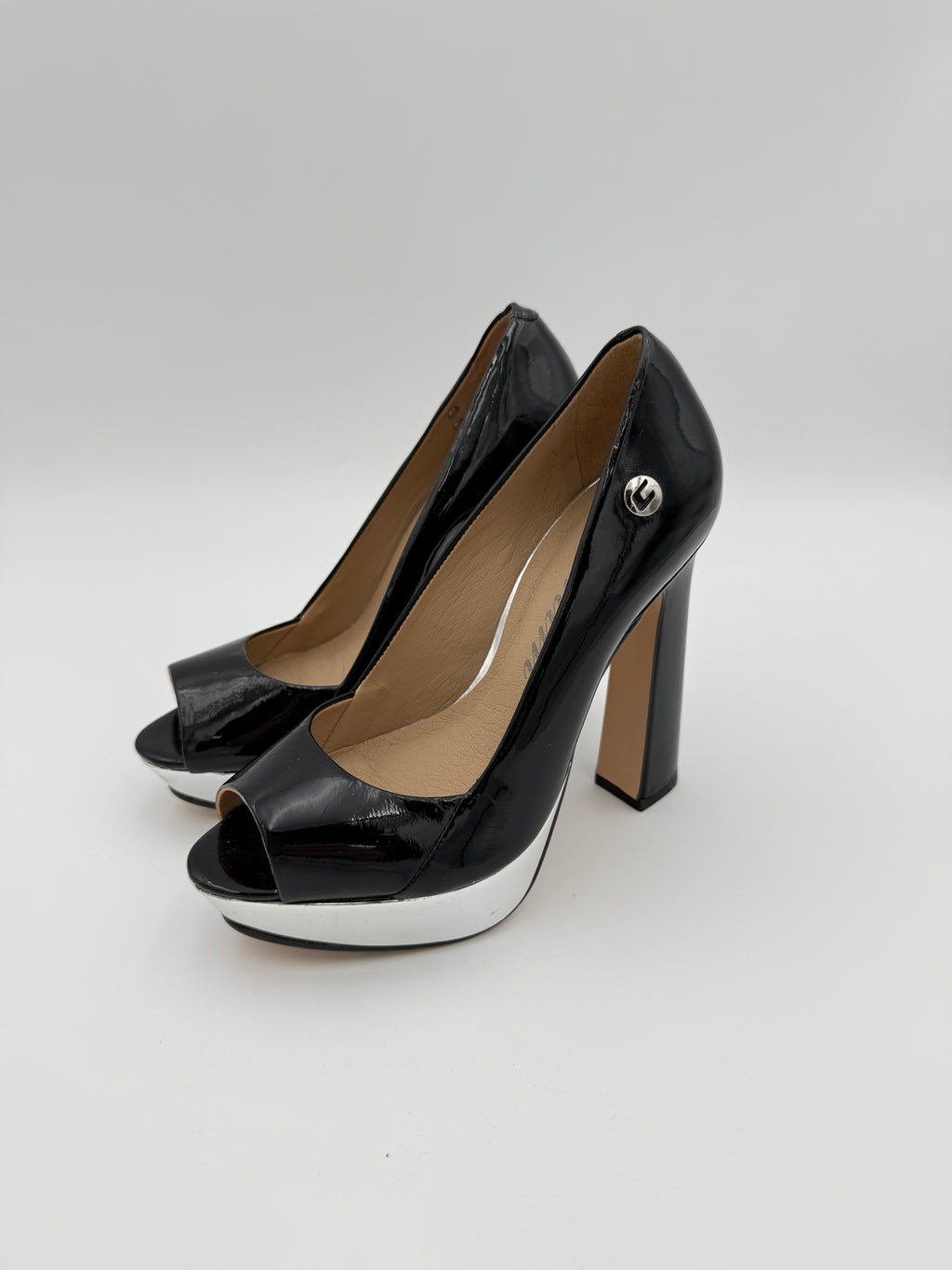 Carmin Black Patent Heel Size 5