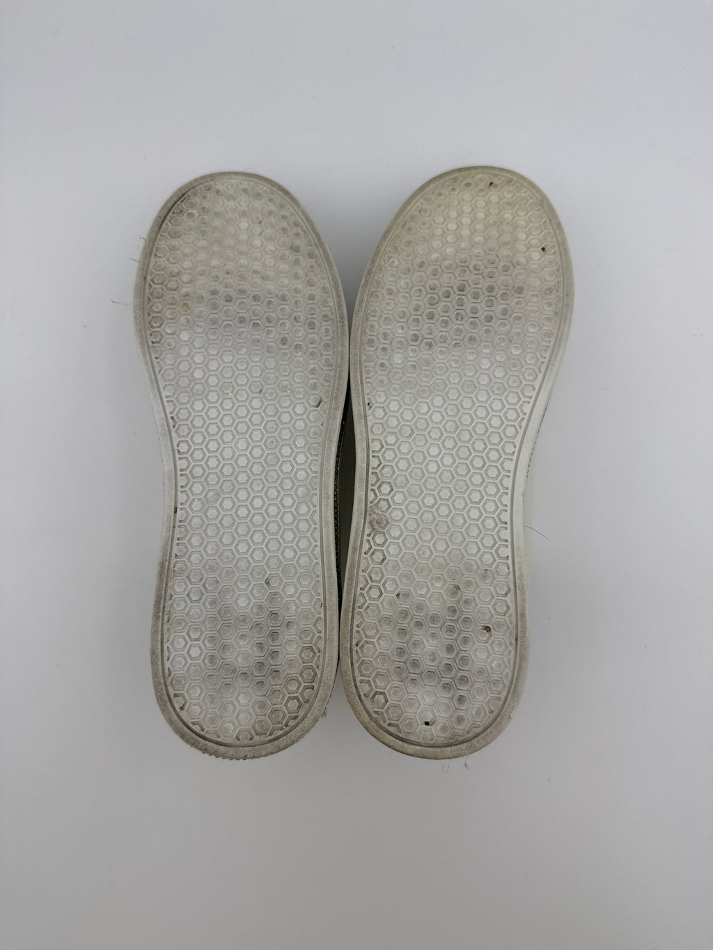 White Snickers with Crystal size 4 us
