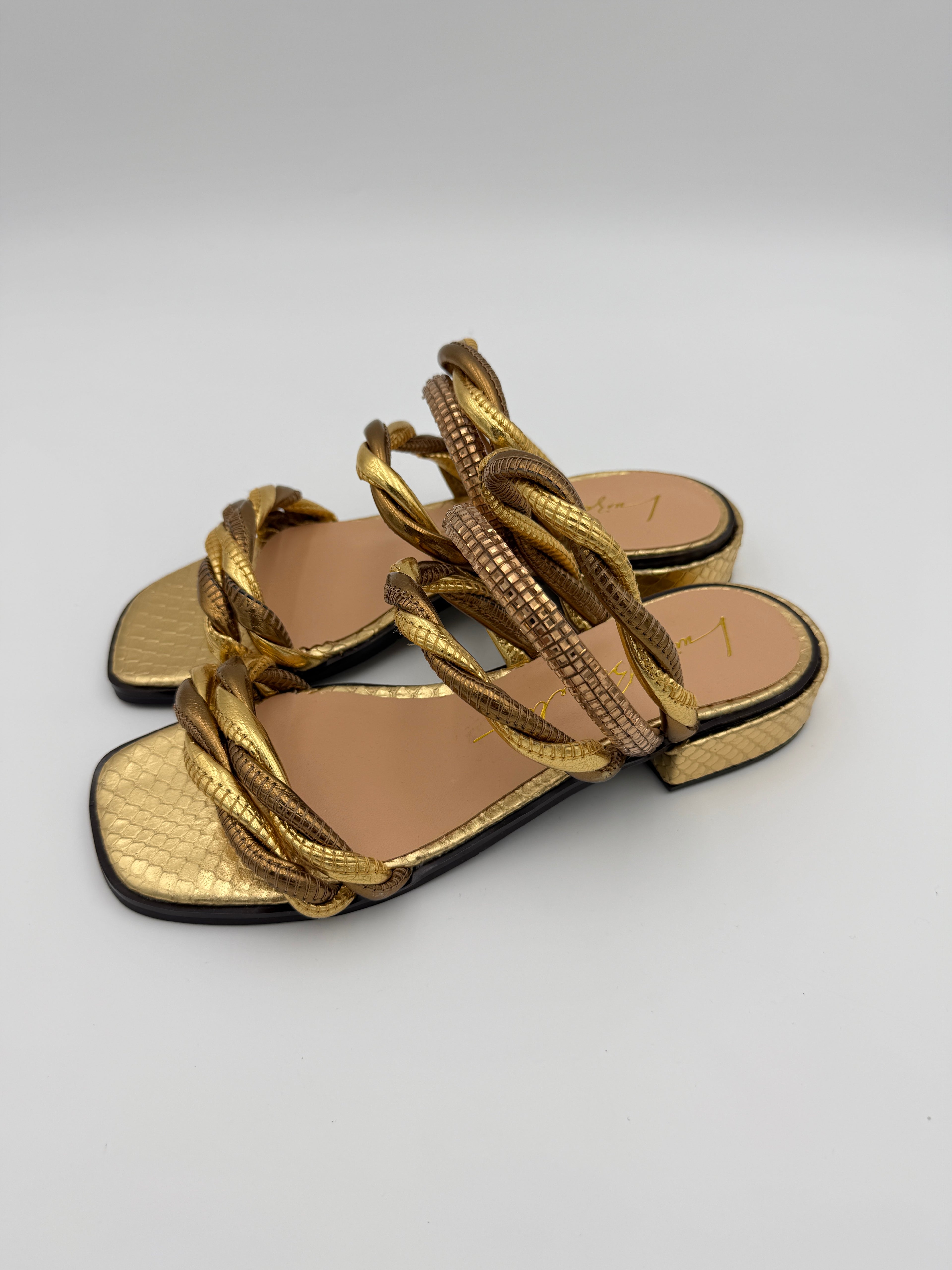Luiza Barcelos Metalcolor Flat B076 V4