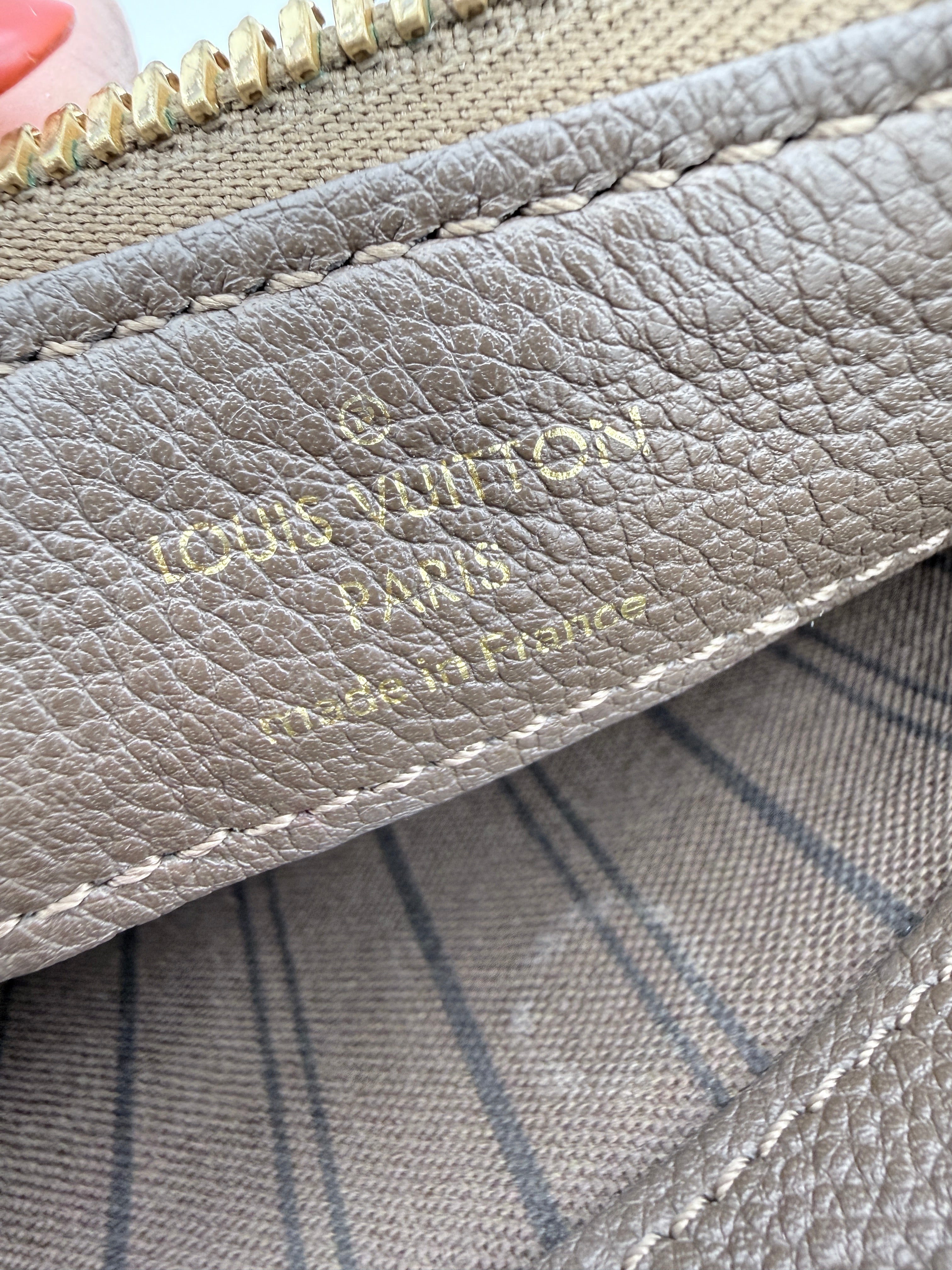Louis Vuitton Petilant Clutch