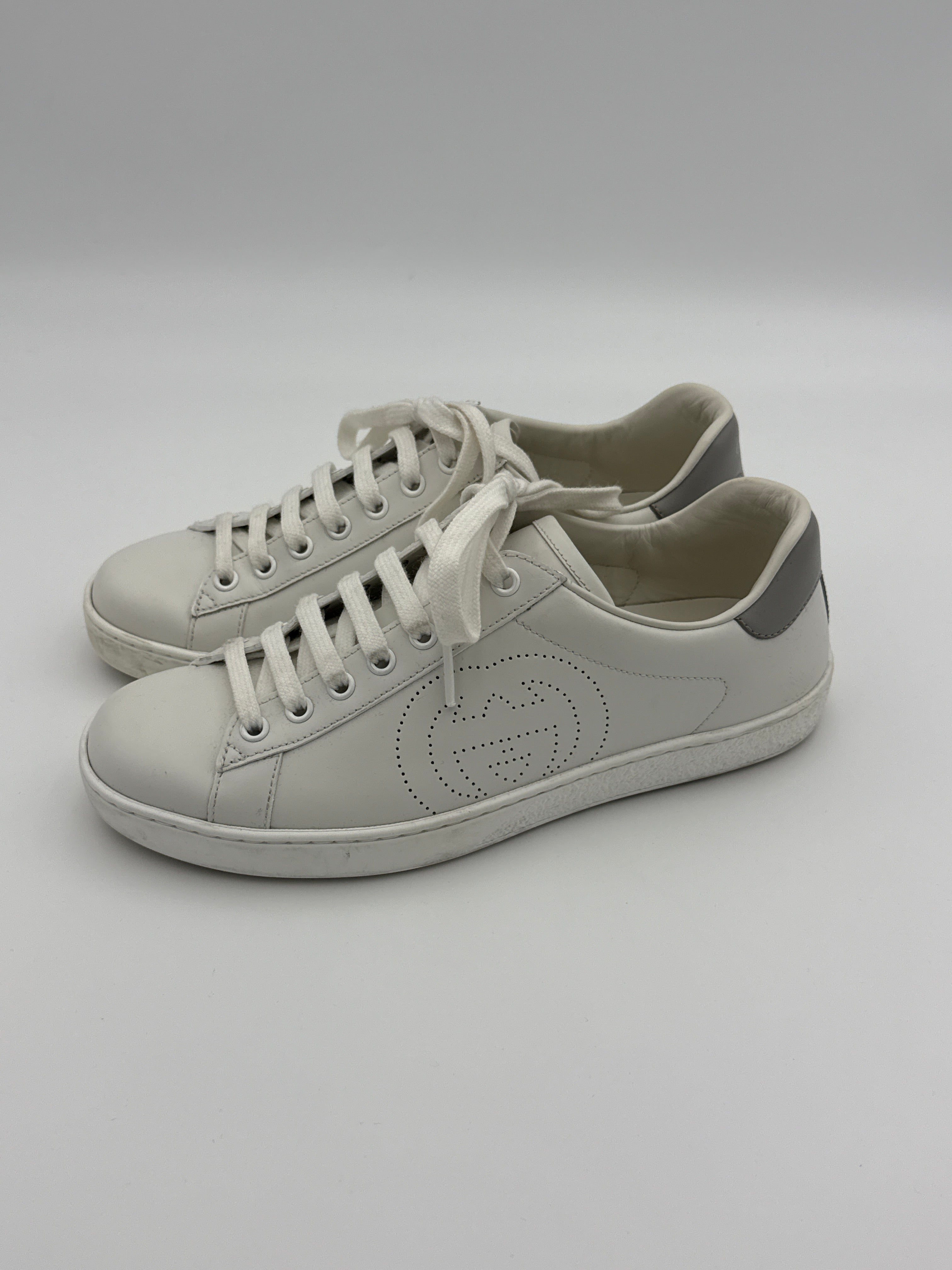 Gucci GG white leather sneakers Size 4y / 8 US