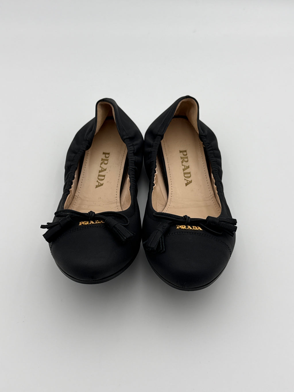 Prada Black Flat with Elastic Size 36 New with dust