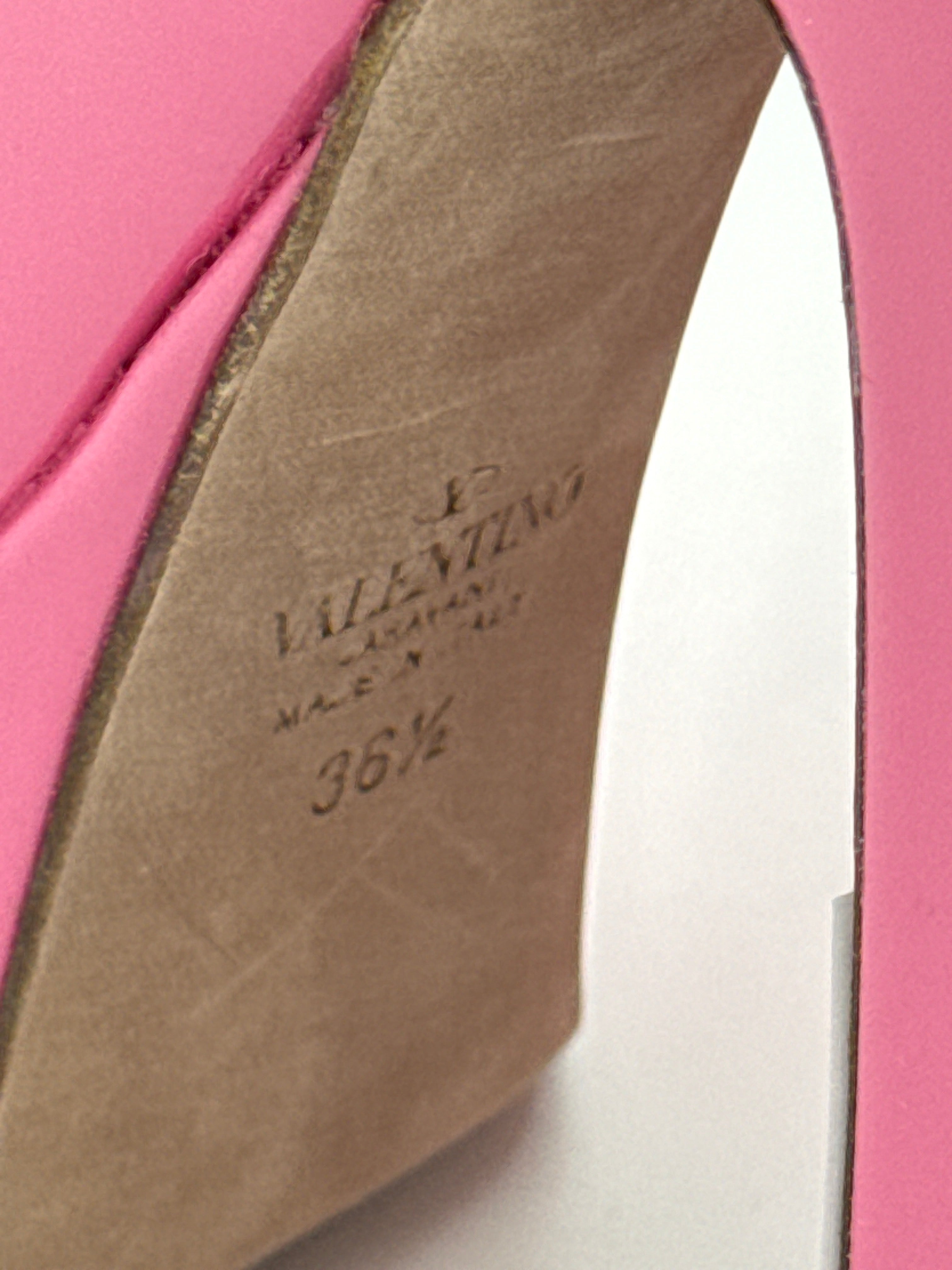 Valentino Tan-go Pink Patent Heel New Size 36.