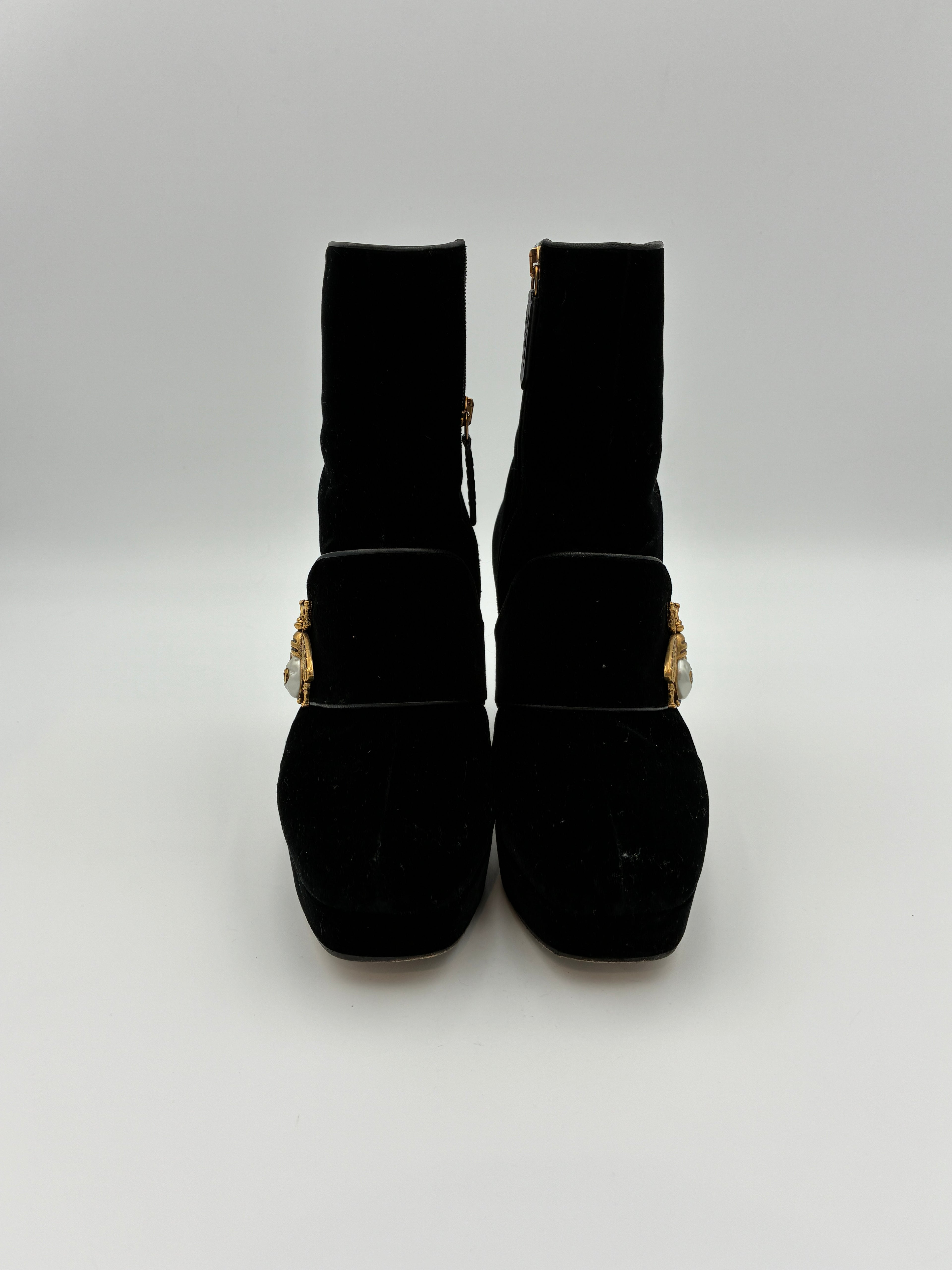Black Gucci Soko Bee Velvet Ankle Boot - Size 7US