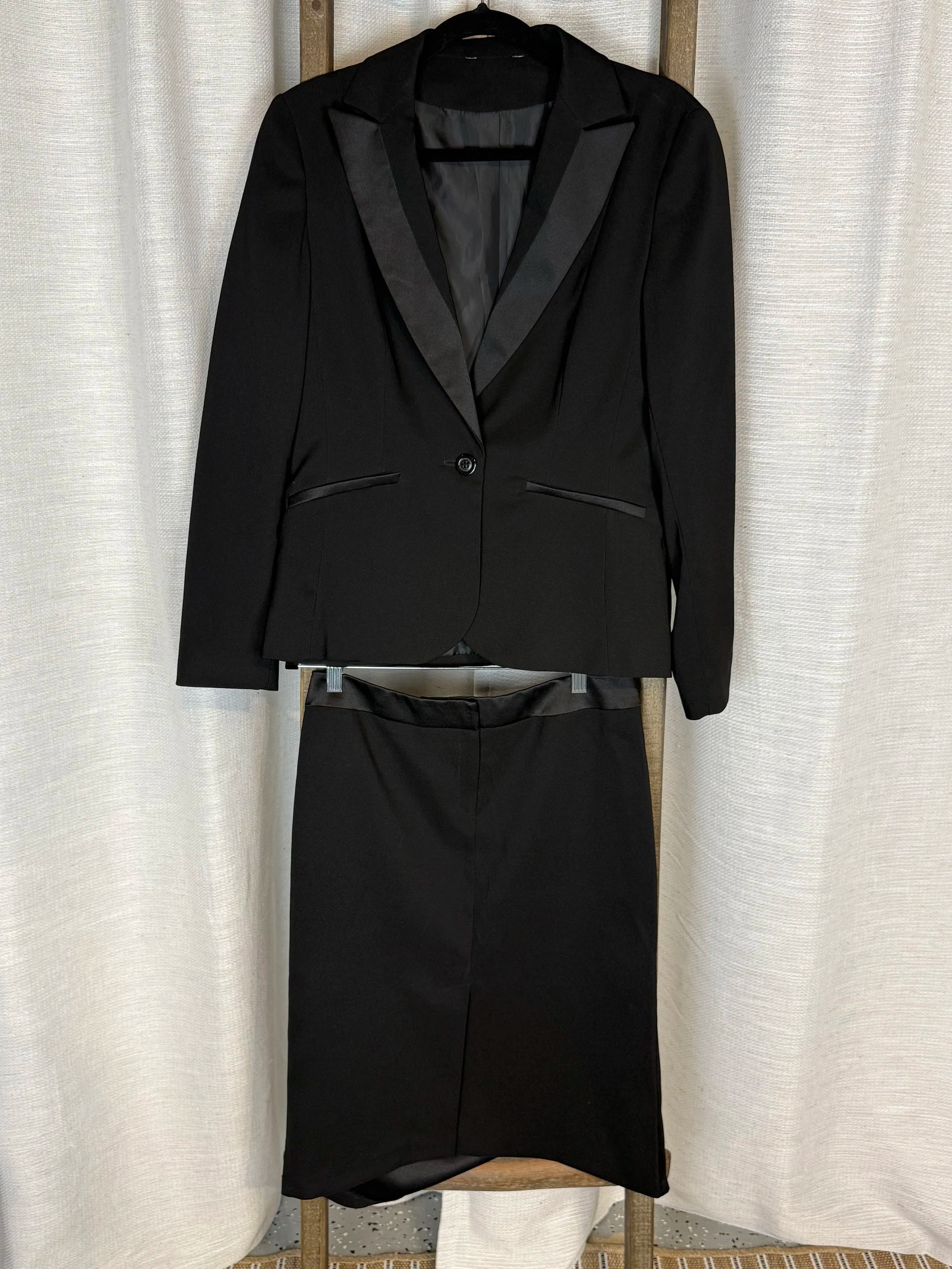Tuxedo Style Blazer & Midi Skirt Set - Size M