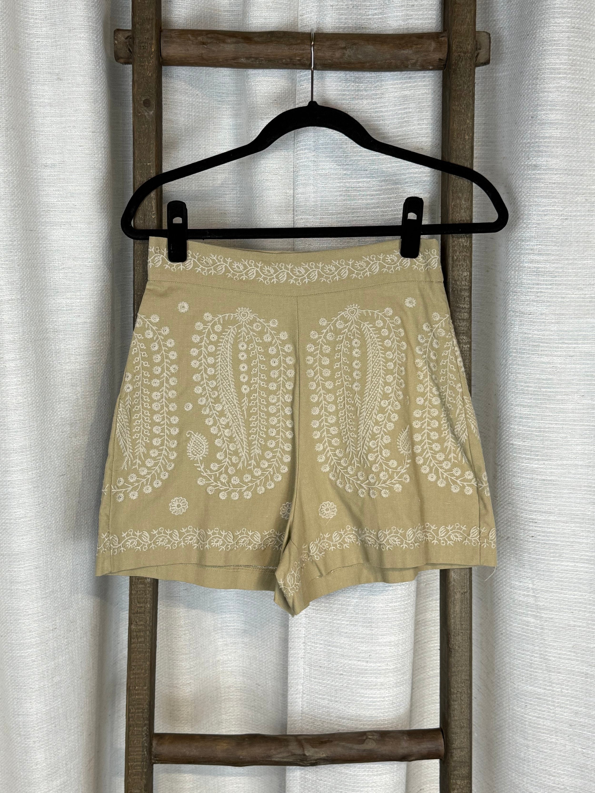 Zara Beige Embroidered Summer Shorts - Size M