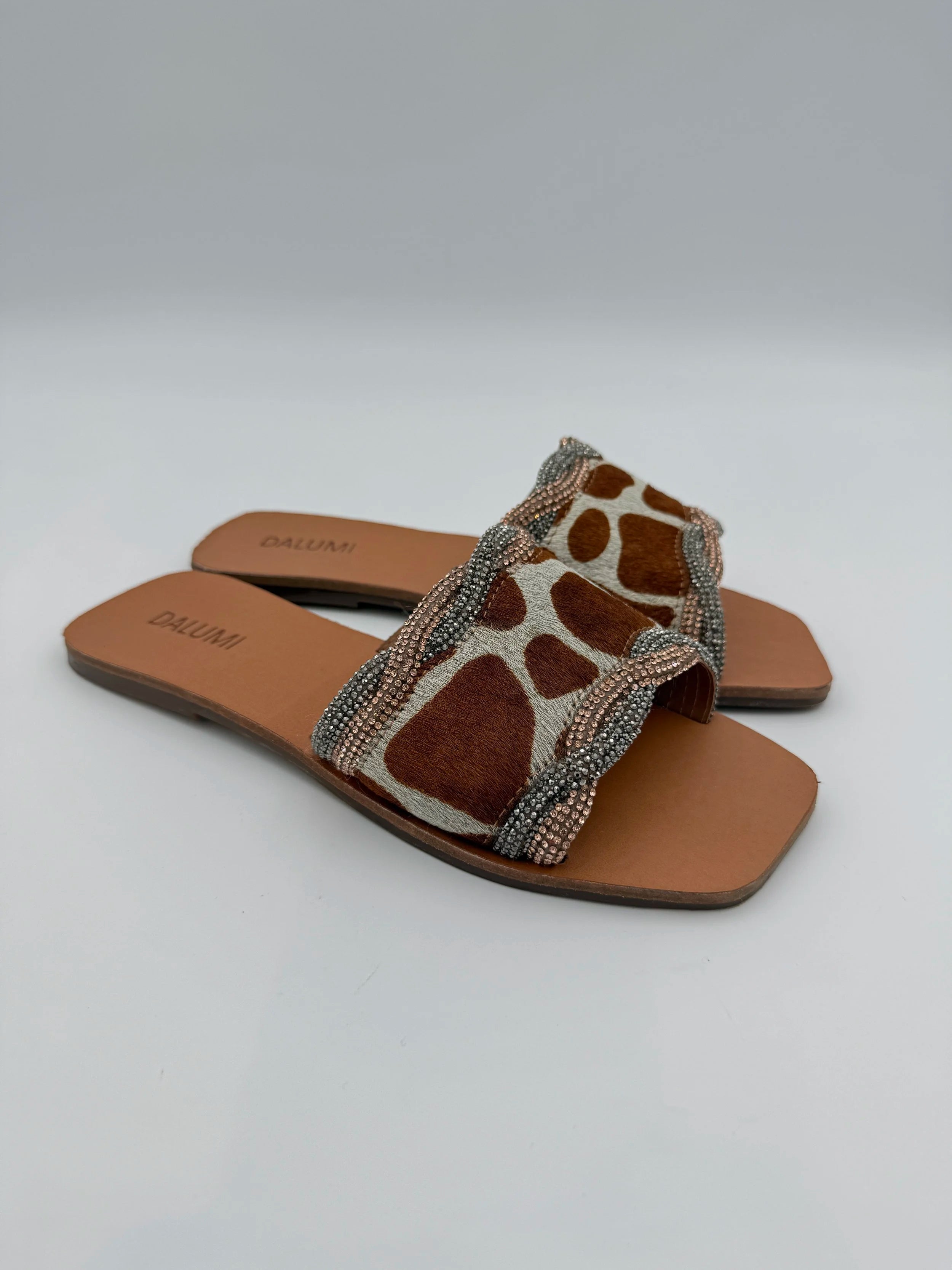 Giraffe Printed Flat Slippers - NEW - Size EU38