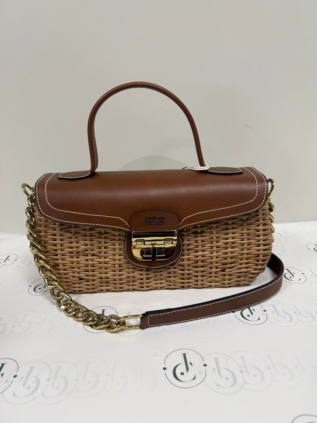 Confraria wicker bag with gold chain