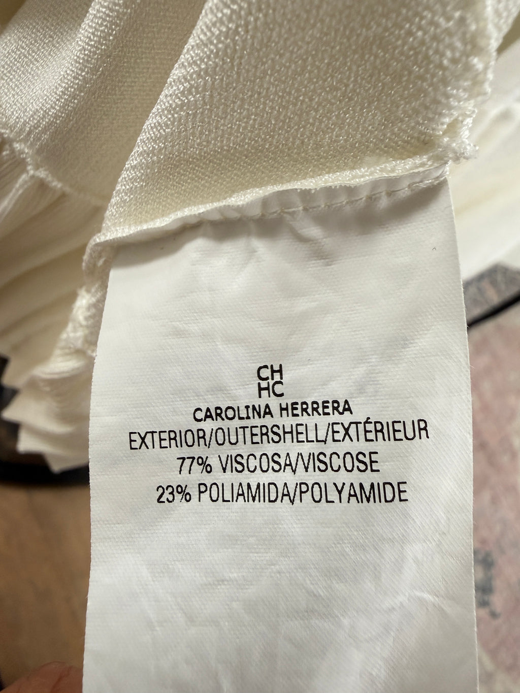 Carolina Herrera off white knit Seater Size L