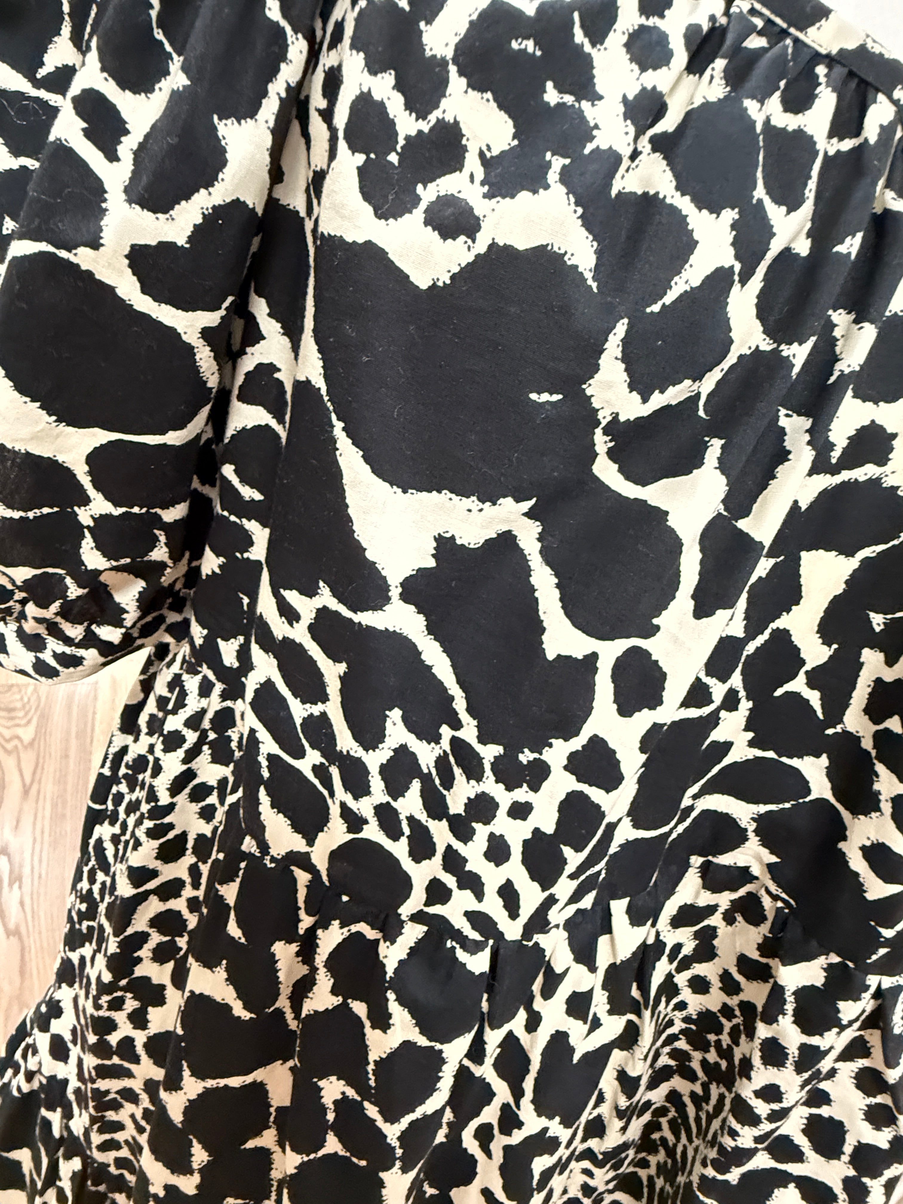 What to wear black off short dress Small