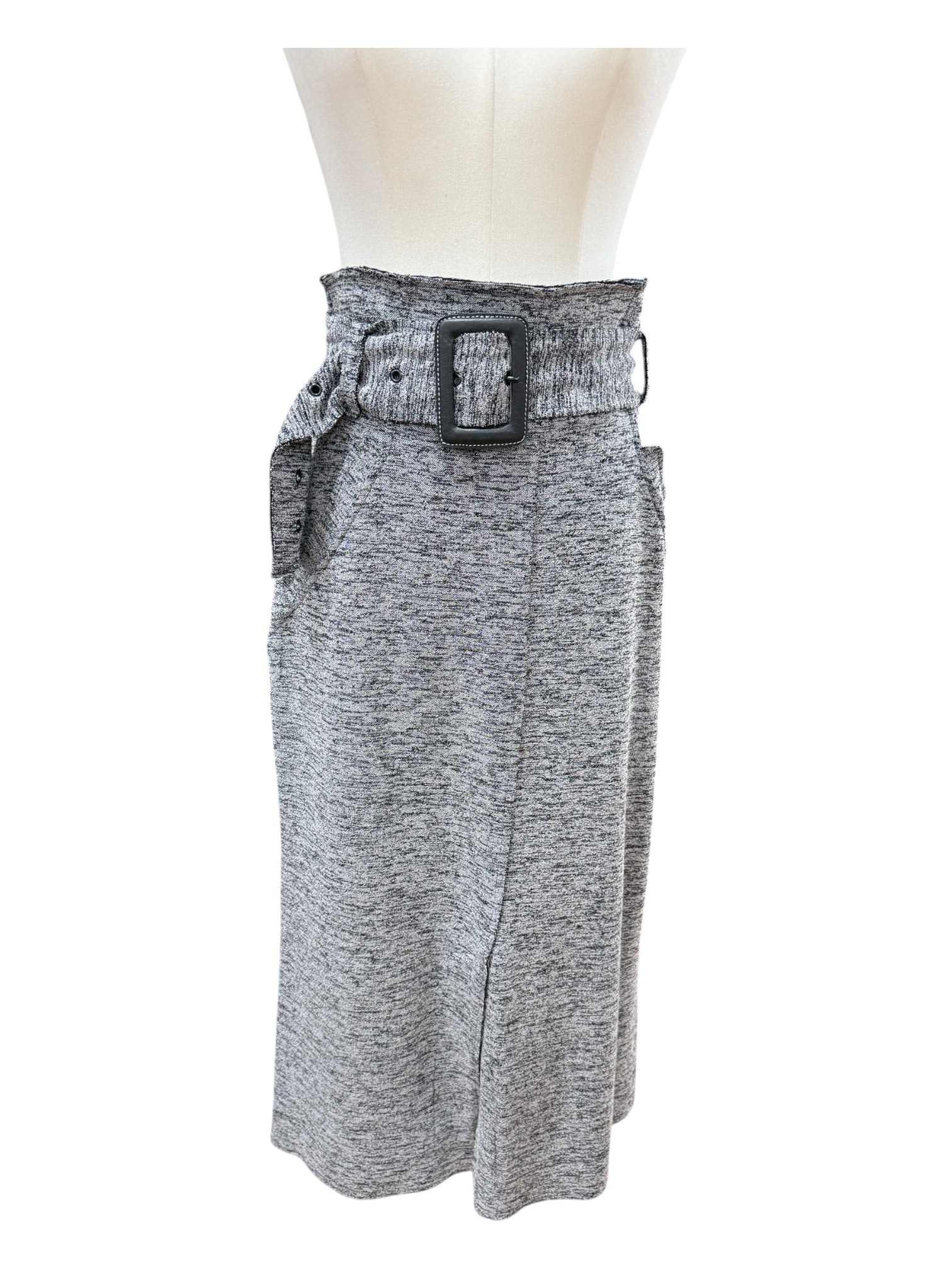 FIT gray belt skirt Small