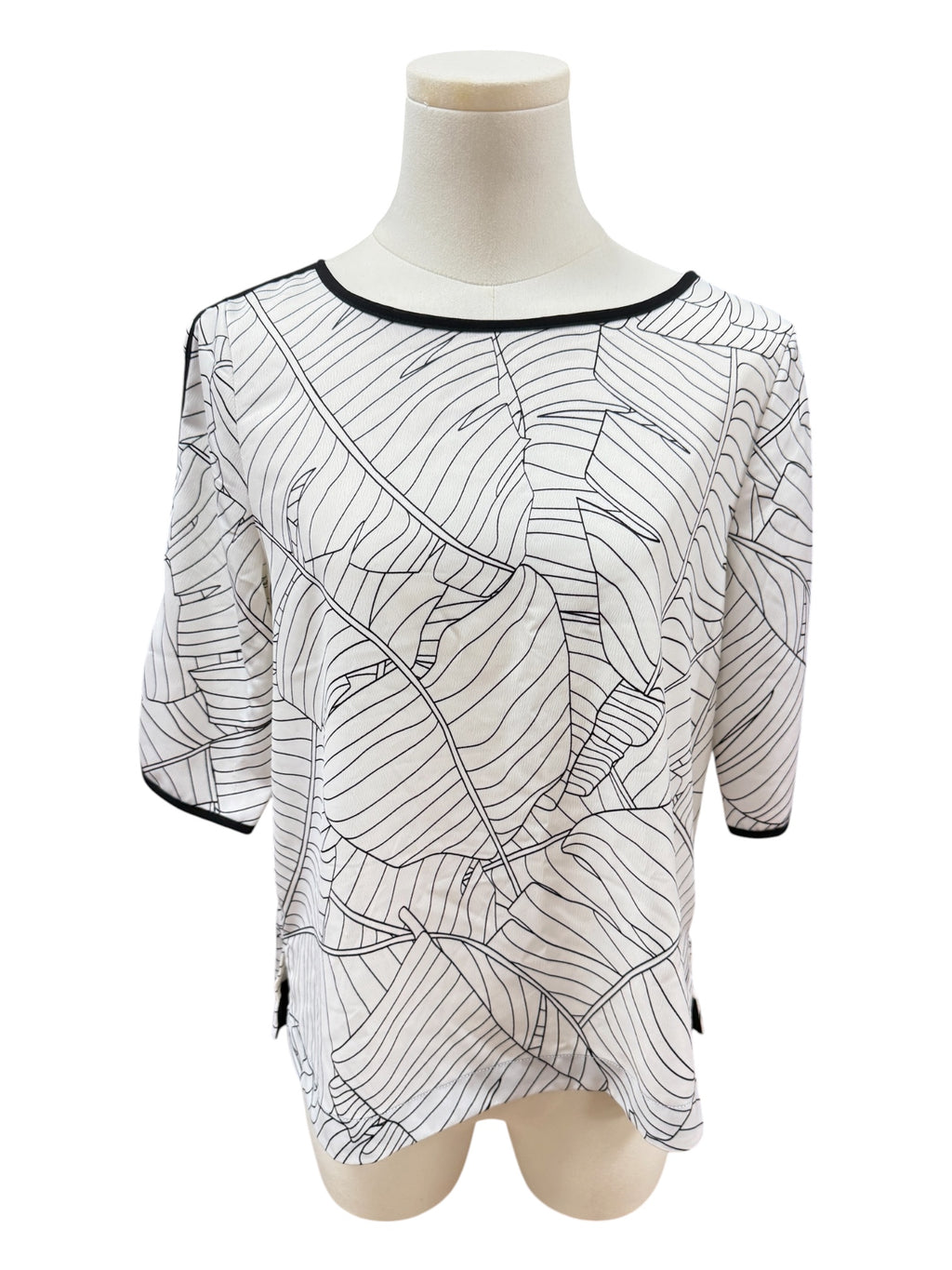 Shoulder black and white top Size S